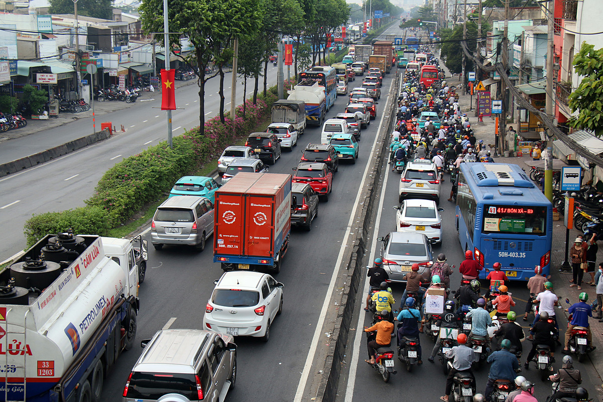 TP HCM Mở Rộng Hai Quốc Lộ Cửa Ngõ Lên 60m, Xóa Ùn Tắc